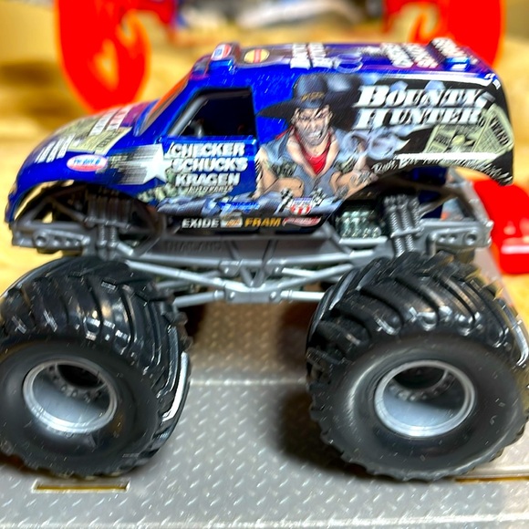 Mini Bounty Hunter - Picture 2 of 3